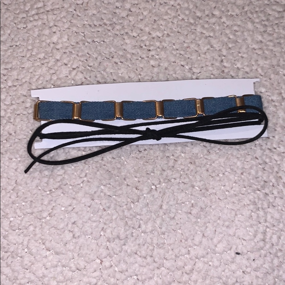 2 pairs of chokers
